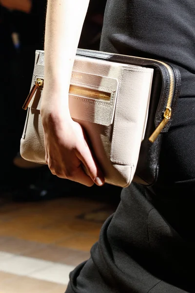 Look 90